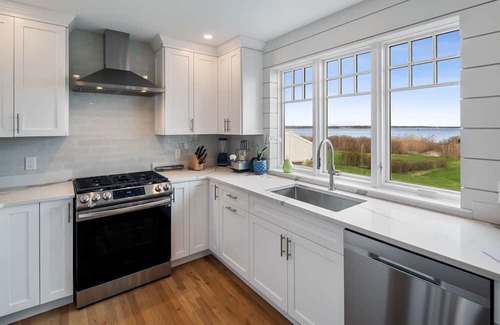 Lordship House | ESCAPE TO YOUR OWN PRIVATE COASTAL PARADISE THIS SUMMER! 1.5 HR FROM MANHATTAN