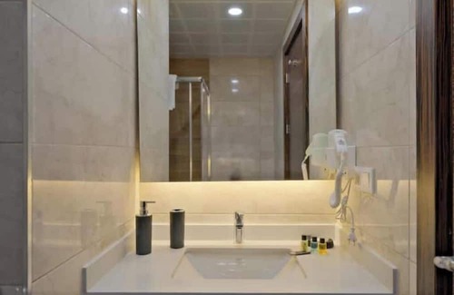 Basaksehir Apartment | Maple - Chic Cozy 1BR Apt w/ Parking & Gym
