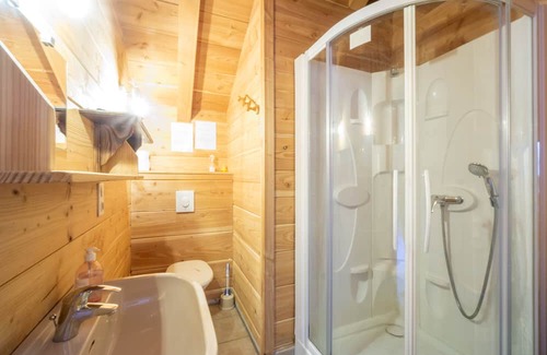 Saint-Colomban-des-Villards Apartment | Apartment 'Petit Appartement' with Mountain View, Private Terrace and Shared Garden