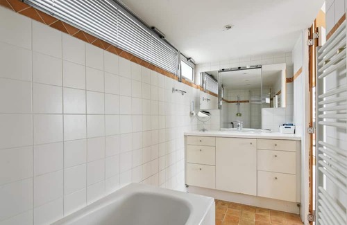 Parc-de-Montsouris Apartment | Atypical flat in Montsouris