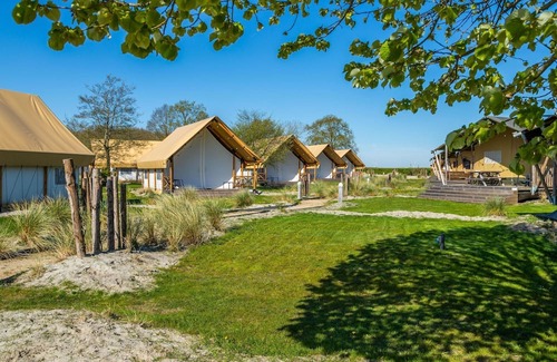 Biddinghuizen House | Cottage 5 by Interhome