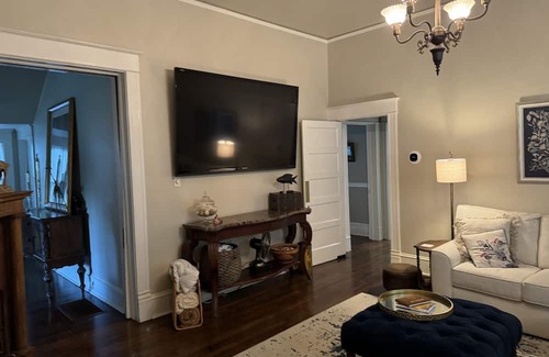 Historic District House | Grand Beauty in Historic District! Walking distance to downtown.