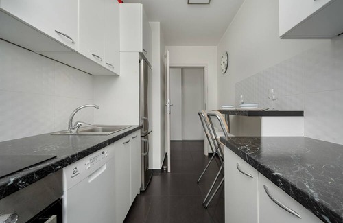 Psie Pole Apartment | Apartment Near the River by Renters