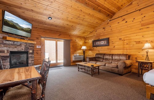 McHenry Cabin | Mountainside Cabin 44-Dog Friendly