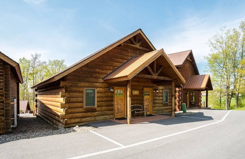 McHenry Cabin | Mountainside Cabin 49L