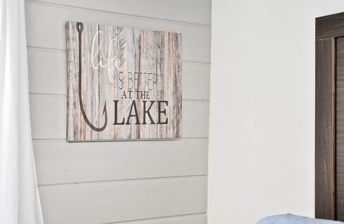 Houghton Lake House | Updated Room #1 - 1 King Bed, Couch, All New Furnishings, Fast WiFi!