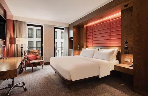 The Hague Center House | Where Every Stay is An Experience! 3 Spacious Units, Pet-friendly Property!