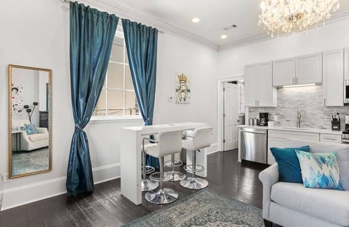 Faubourg Marigny Condo | Perfect Marigny Pied-de-terre!