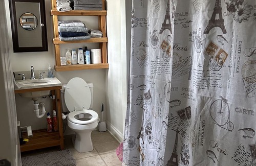 Biloxi Cottage | 1 bdr cottage house next to Beach I 30-Day I Discounted