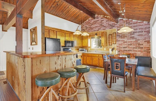 Whispering Forest Cabin | Antelope Views Big Bear~Pool Table~Relaxing Retreat