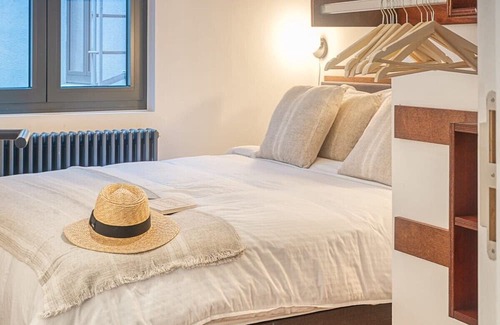 University District Apartment | Ample 2-BR Apt in Antwerp