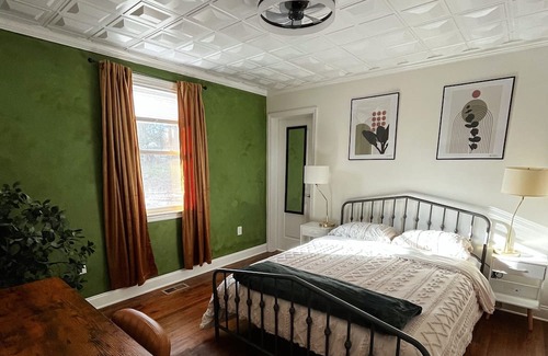Montclair House | Stylish home close to Masters, University, Hospital and Restaurants. Large yard!