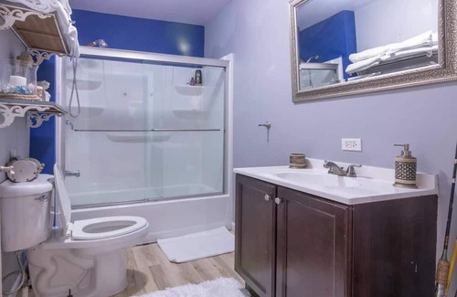 Sebastian Cottage | Charming Cottage 2/1 + Art Gallery Across from Waterfront + Hirams Resort