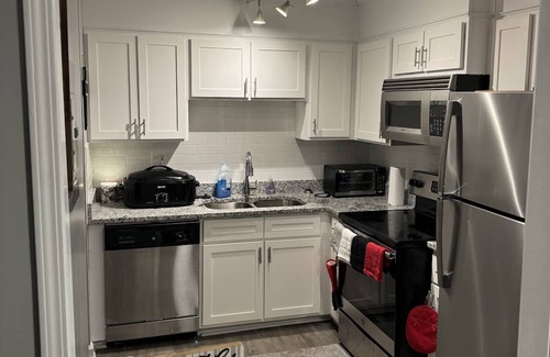 Raleigh Apartment | 5 Minutes from Crabtree valley mall and wake med