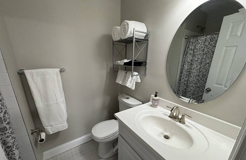 Seabrook House | Good Luck Home- FULL HOME 28 Min from DC