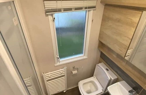 Isle of Grain House | Thameside 6 Sleeper