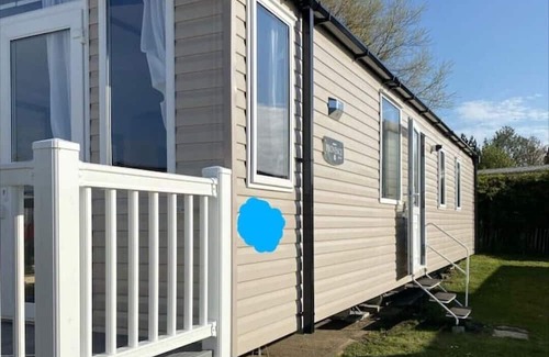 Isle of Grain House | Thameside 6 Sleeper