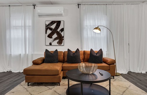 Belvedere Park Apartment | Modern Decatur Apartment