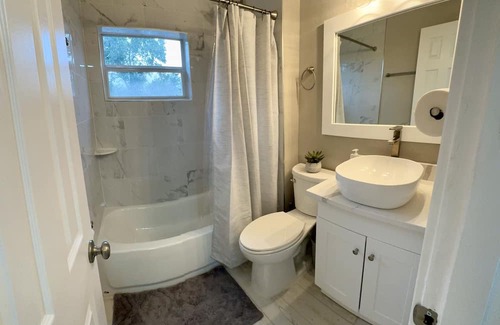 Pine Hills House | Remodeled 3br 1b Orlando FL home. Near Main events and attractions within 20min