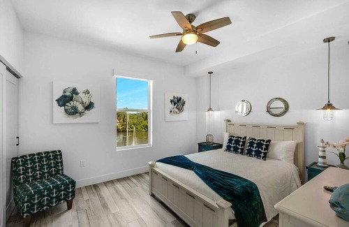Merritt Island Condo | Waterfront Captains Stateroom