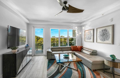 Merritt Island Condo | Waterfront Captains Stateroom