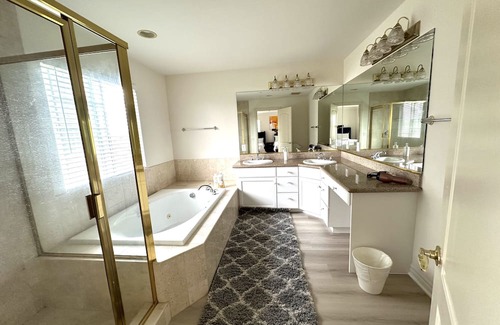 San Gabriel Villa | W-5 R/4.5 B large house