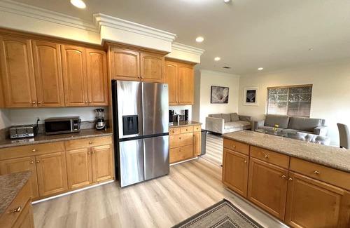 San Gabriel Villa | W-5 R/4.5 B large house