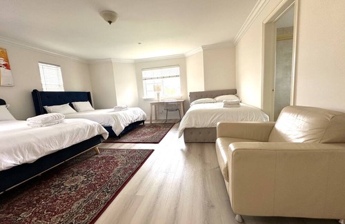 San Gabriel Villa | W-5 R/4.5 B large house