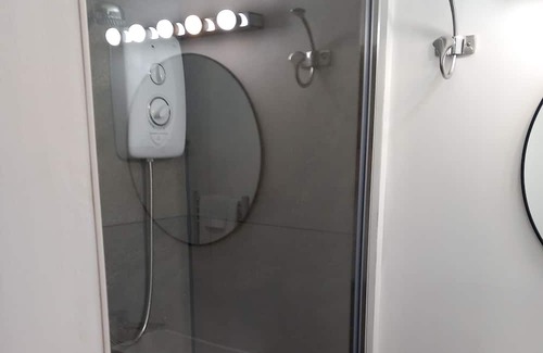 Claypole Apartment | Studio Open plan double studio Suitable for 1 or 2 adults.