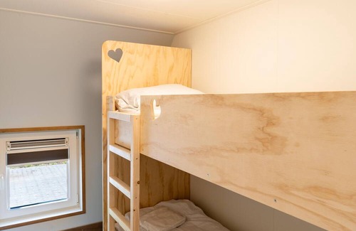 Baars Cottage | House with a terrace on the edge of the forest