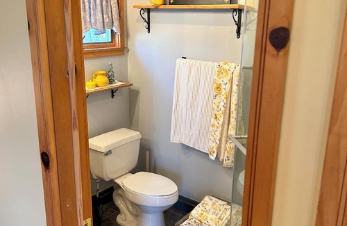 Points Cabin | ESCAPE! “Get Away From It All Without Roughing It”
