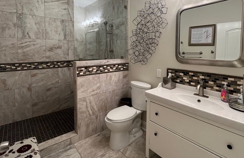 Marble Falls Apartment | Lonely Oak Guesthouse! Room 3