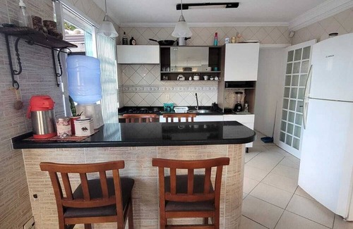 Ingleses Norte Ski Chalet | Chalé de Praia Charmoso e Aconchegante com Piscina