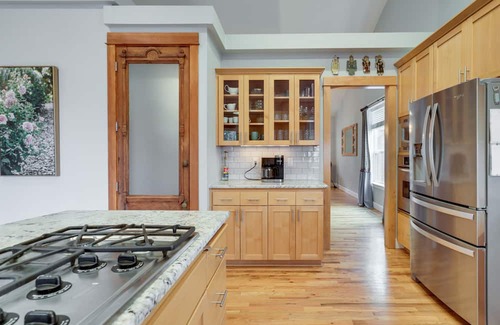 Silverton House | Silverton Home w/View, 2 Mi to Oregon Garden!