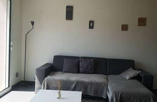 Sechilienne Apartment | Studio Apartment "Spacieux Vue Montagne" with Mountain View, Balcony & Wi-Fi