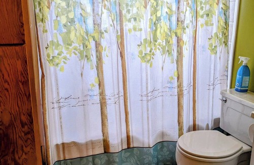 Meadow Lakes Cabin | Classic Alaskan Log Cabin on Lake, Sleeps 5 - 7