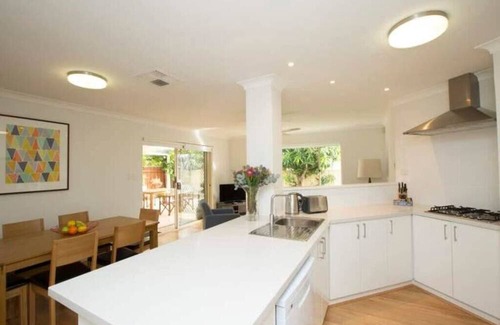 Mount Pleasant House | Relaxing Villa Retreat*Canning River*Family Friendly*