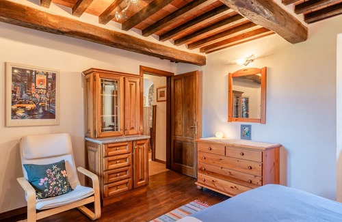 Trassilico House | Holiday Home 'Dimora La Rocca' with Views of "Monte Forato" in the Alpi Apuane