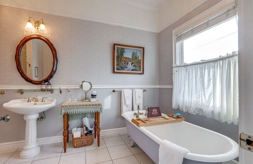 Sutter Creek Villa | Spacious Home in Sutter Creek - Walk to Wineries!