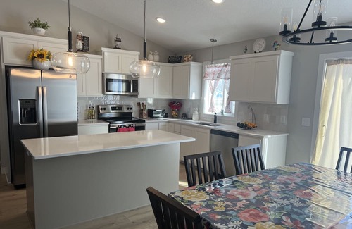 Isanti House | Tranquil and Spacious Getaway!