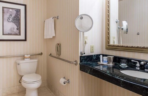 Belden Place House | 1-Bedroom Suite at a 4.5⭐️ Hotel