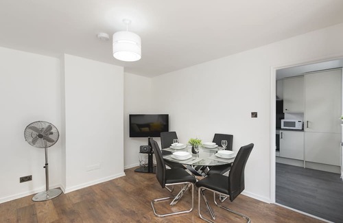 Shephall House | Lovely Home in Hydean Way Stevenage