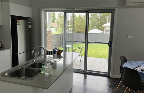 Armidale House | Comfortable and private home from home.