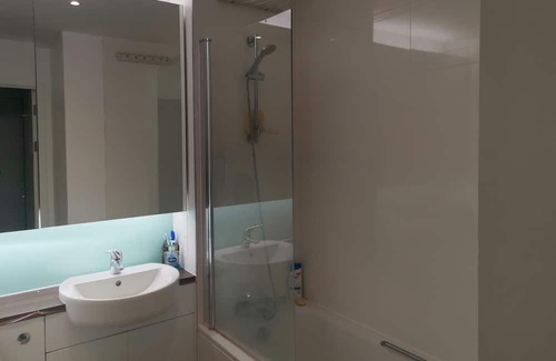 Stepney Green Apartment | A Cosy Place To Live Near The City And Canary Wharf