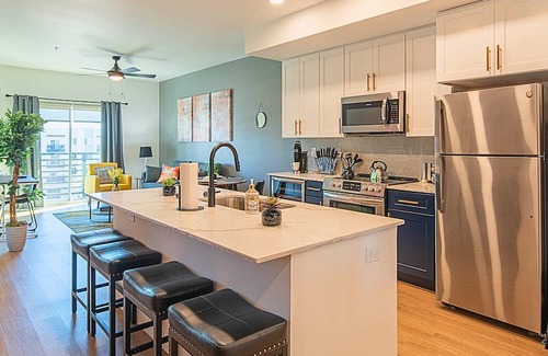 Desert View Village Apartment | Shopping & Dining District-Resort Pool-Views-King Bed 439
