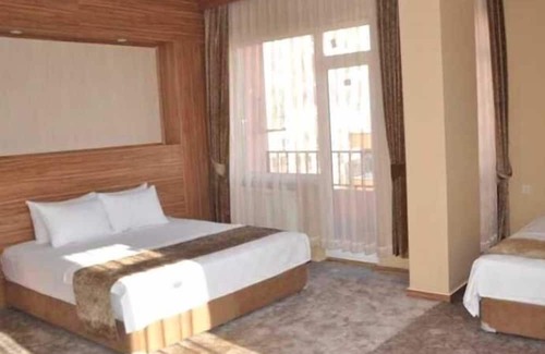 Batman Hotel | Mesa Otel