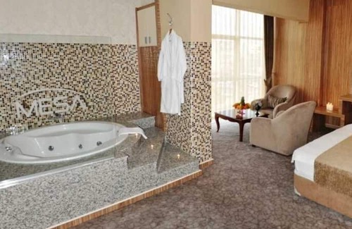 Batman Hotel | Mesa Otel