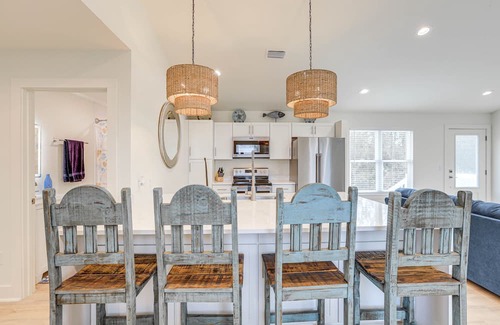 Steinhatchee Cottage | Bright Steinhatchee Getaway, Walk to River & Dock!