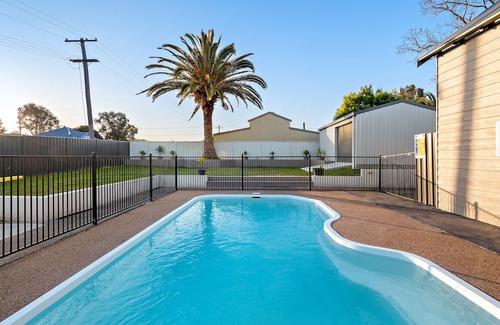 Cessnock House | Chambre House - Pool, Outdoor entertainment, Aircon every room.