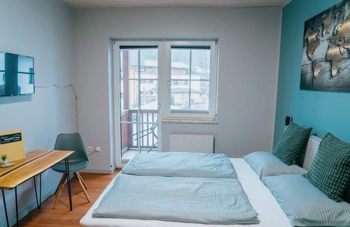 Groedig Apartment | Apartment 5 with balcony and in view of Untersberg